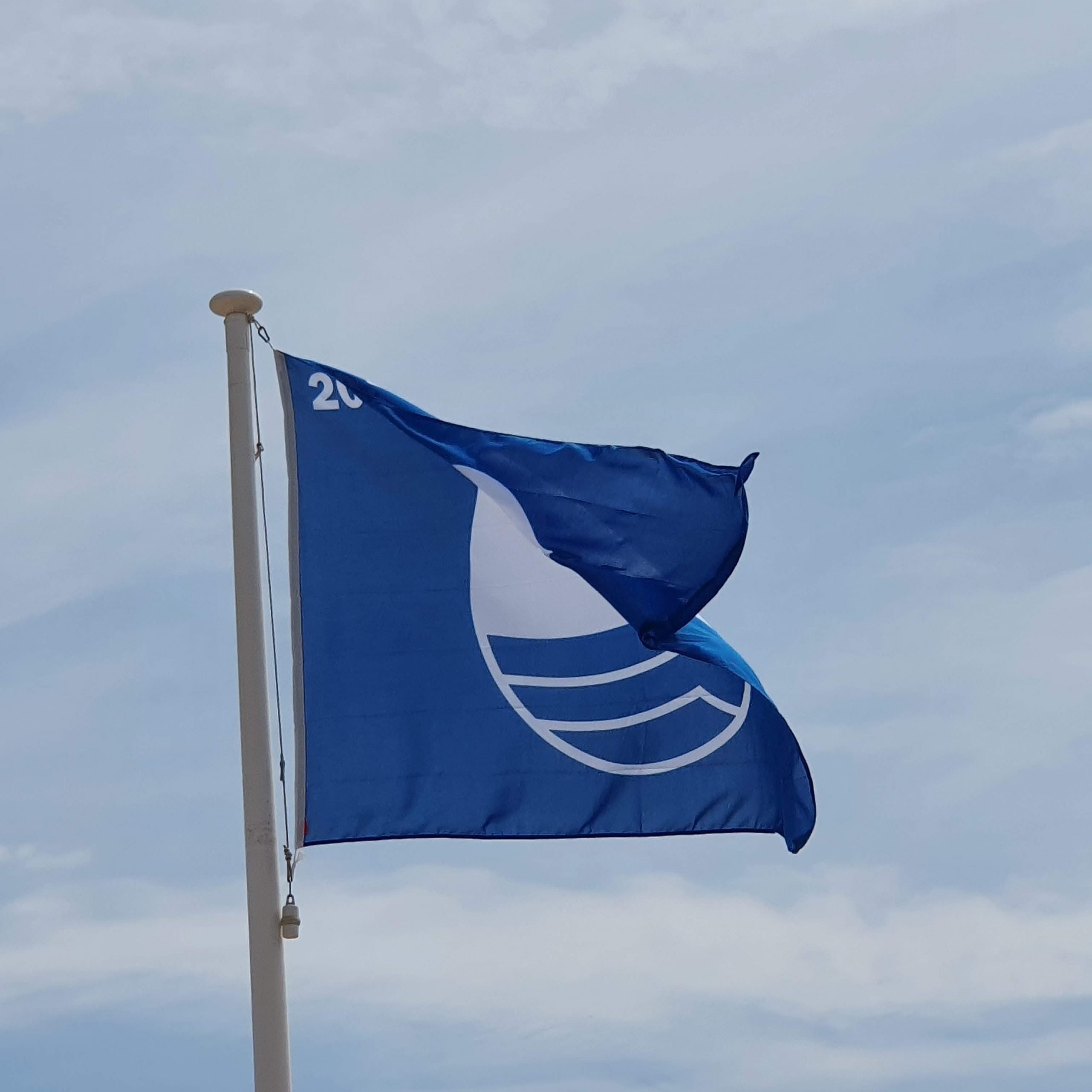 Les platges de Cunit renoven la Bandera Blava per aquest 2021