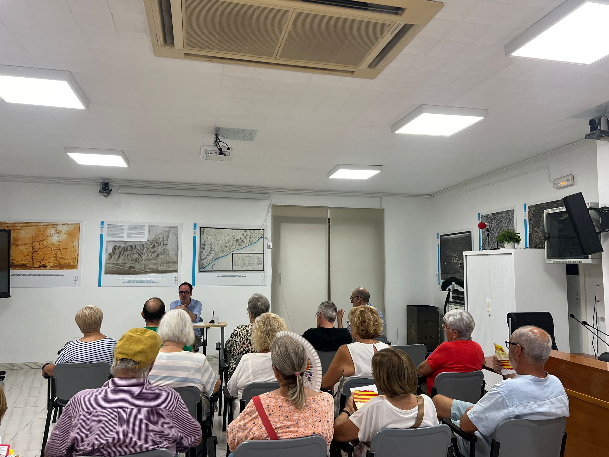 La Conferència “Catalunya no s’acaba a la Panadella” va fer reflexionar sobre el centralisme de Barcelona