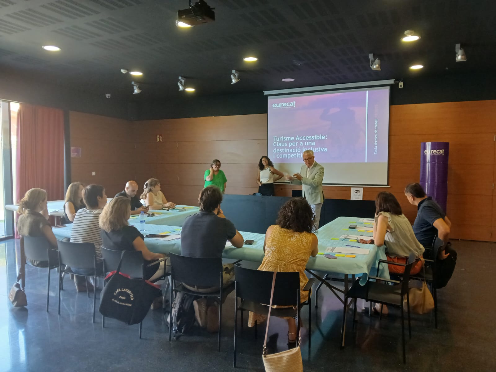 Cunit participa en una taula tècnica sobre turisme accessible
