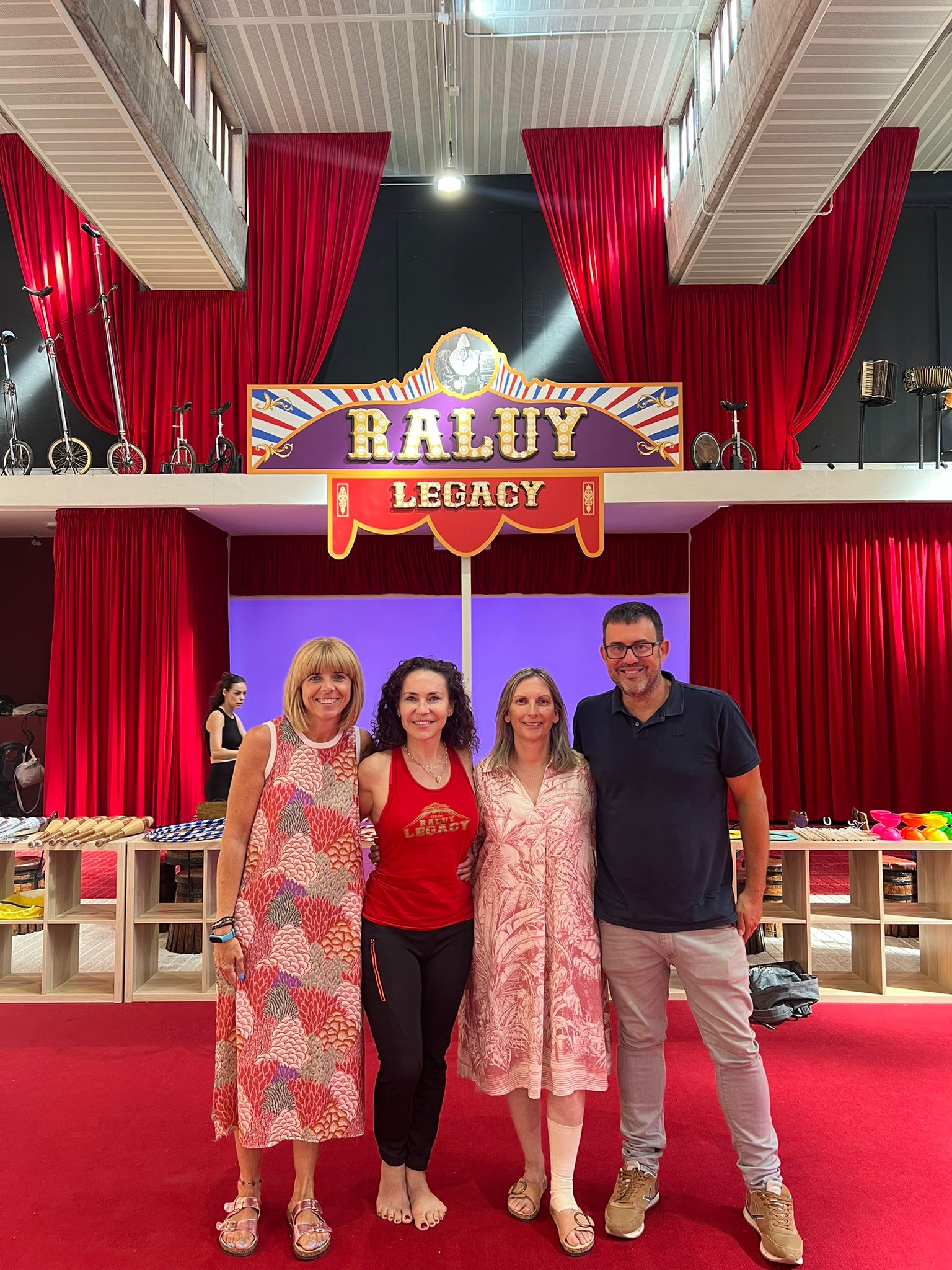 L’Ajuntament de Cunit visita el Circ Raluy a Calafell per promoure tallers escolars el curs vinent