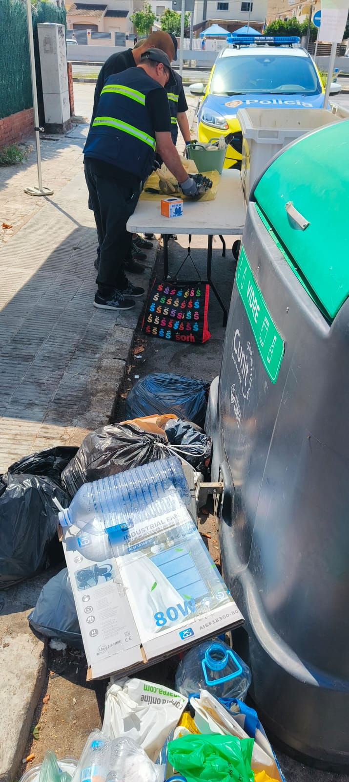 La Policia Local de Cunit intensifica aquest estiu els dispositius contra els abocaments incívics de residus i els manté actius