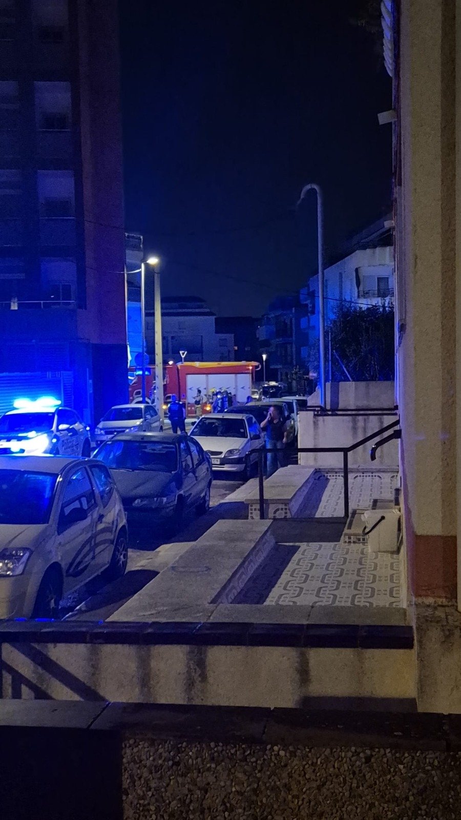 Un incendi a l’hotel Exe Cunit Suites & Spa de Cunit deixa sense llum part del nucli antic però no causa ferits