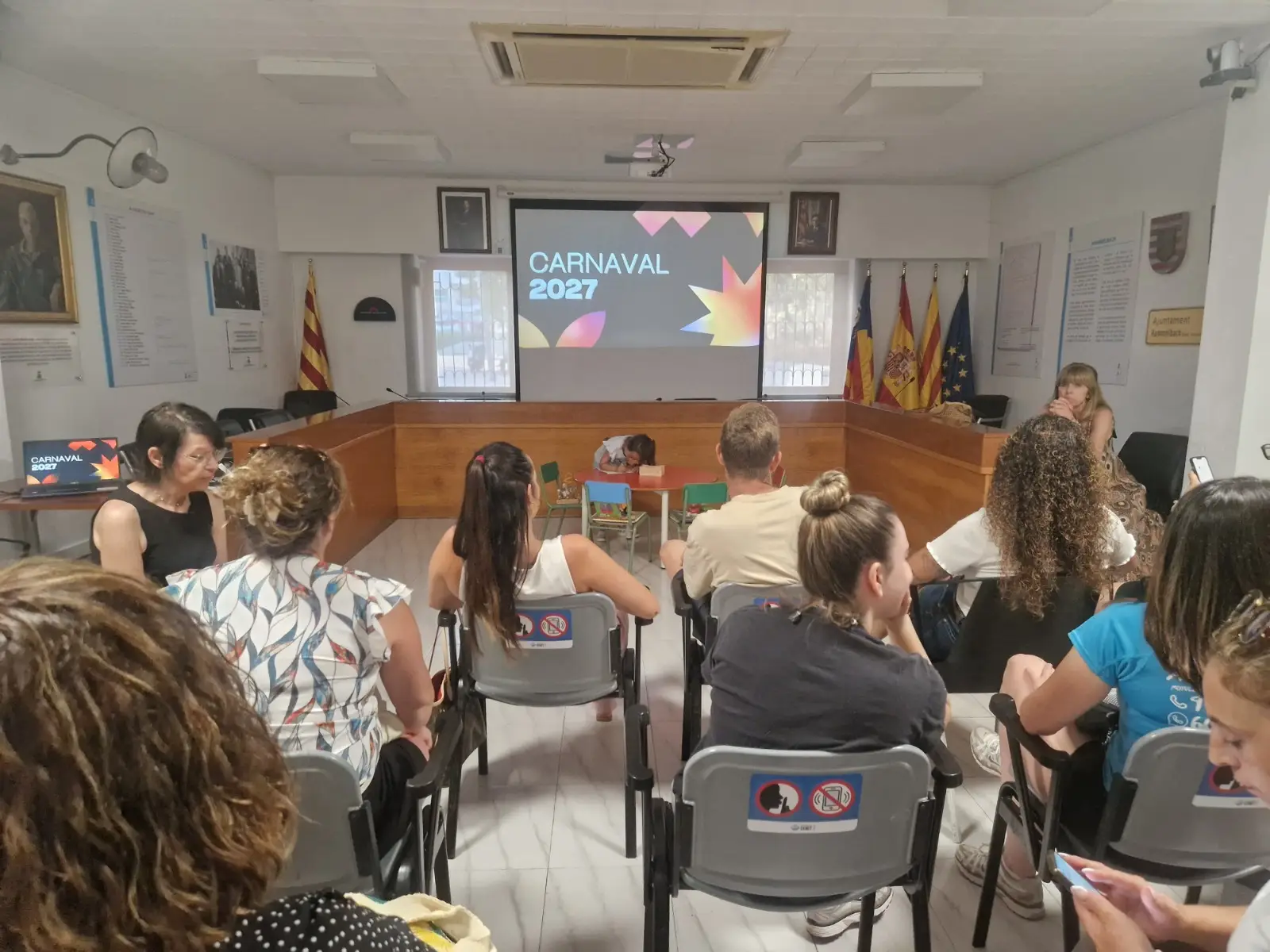 L’Ajuntament i les colles del Carnaval de Cunit avancen conjuntament en la preparació de l’edició de 2027